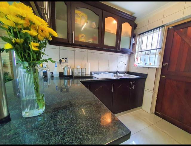3 BEDROOM HOUSE FOR SALE IN SUMMER GREENS